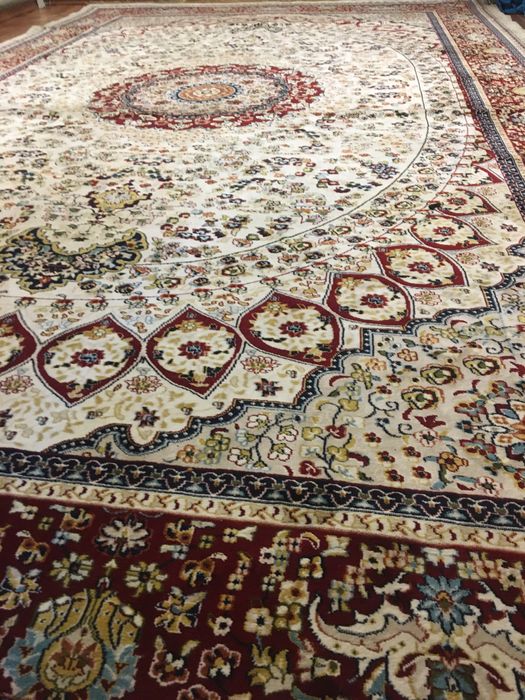 Срочно продам красивые ковры