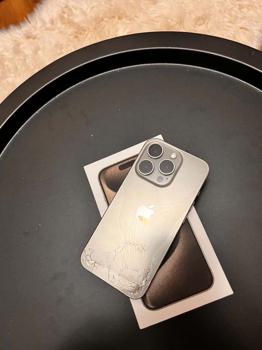 Iphone 15 pro Natural Titanium