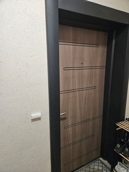 Чисто нова врата 90х200