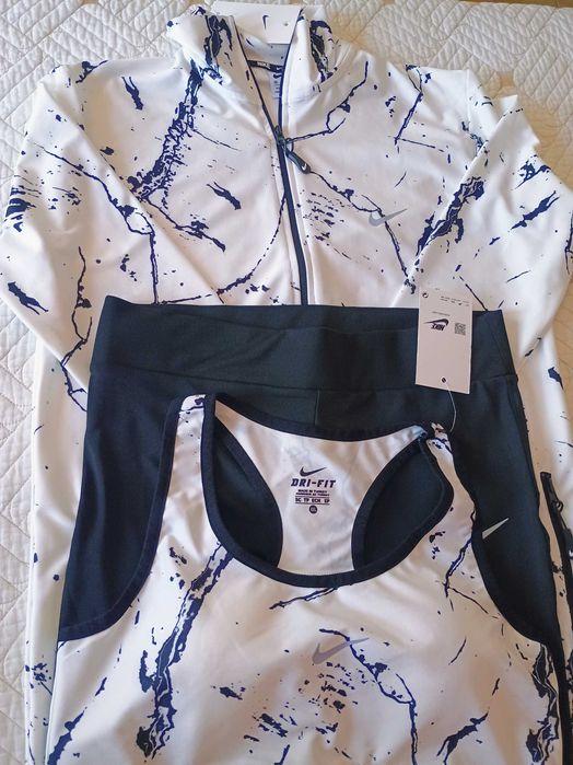 Дамски спортен комплекс 3 части Nike