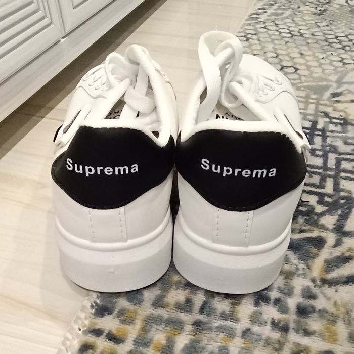 Кеды новые белого цвета