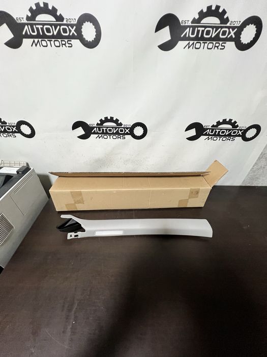 Stalp interior dreapta fata Vw Passat B8