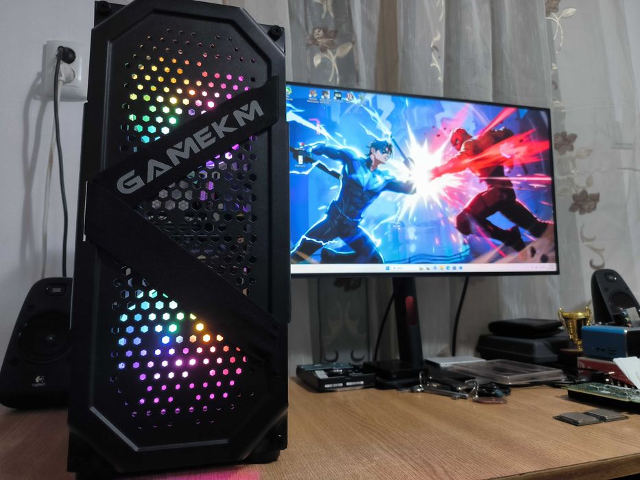 PC Unitate GAMING i7 7700 4.20Ghz/RX570 8GB GDDR5/16GB DDR4/SSD GTA V