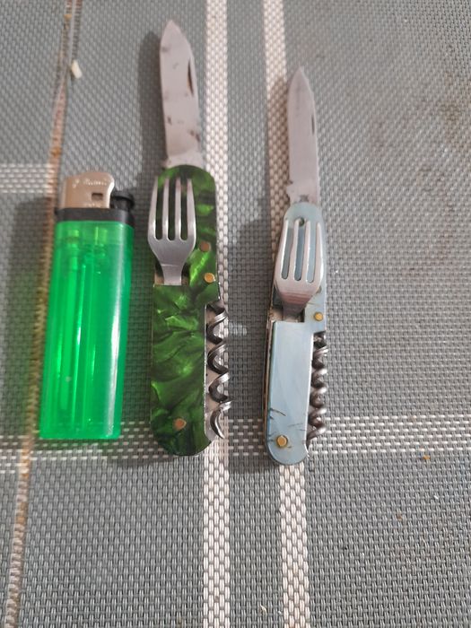 Briceage vechi de vanzare.