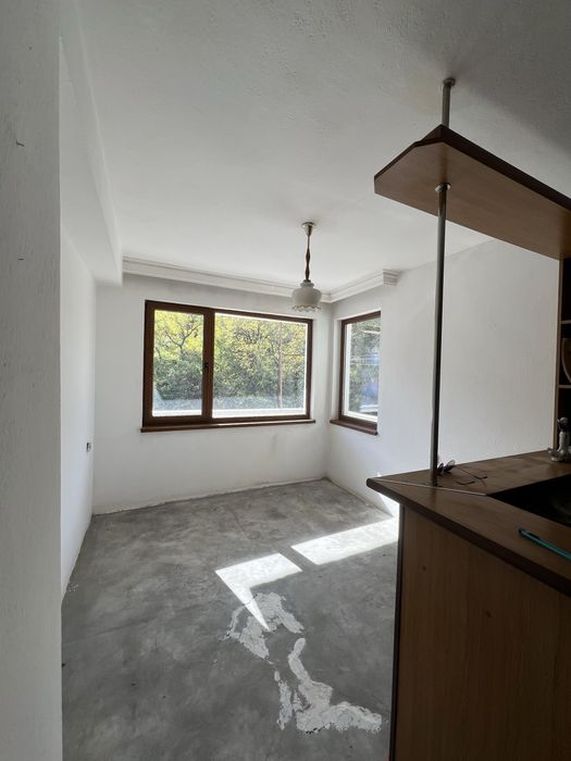 Многостаен с гараж и паркомясто