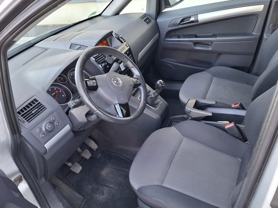 Vând Opel ZAFIRA 7 locuri