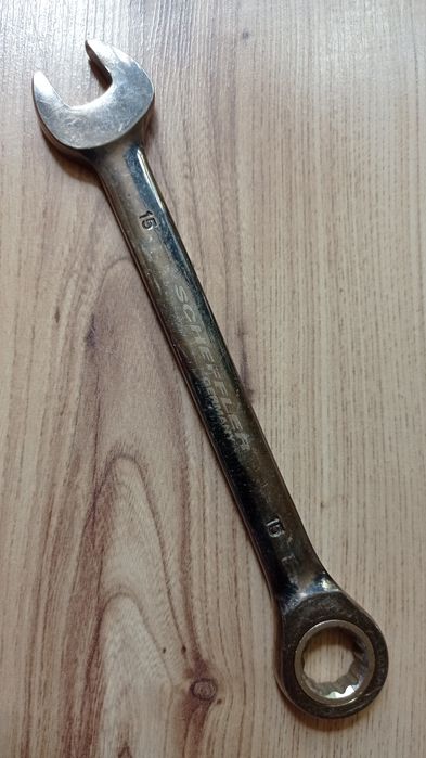 Звездогаечни тресчотни ключове