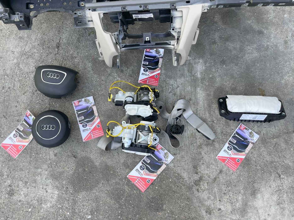 Audi A7 4g plansa de bord GRI  kit airbag volan pasager  - set centuri