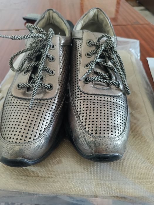 Женская обувь и туфли