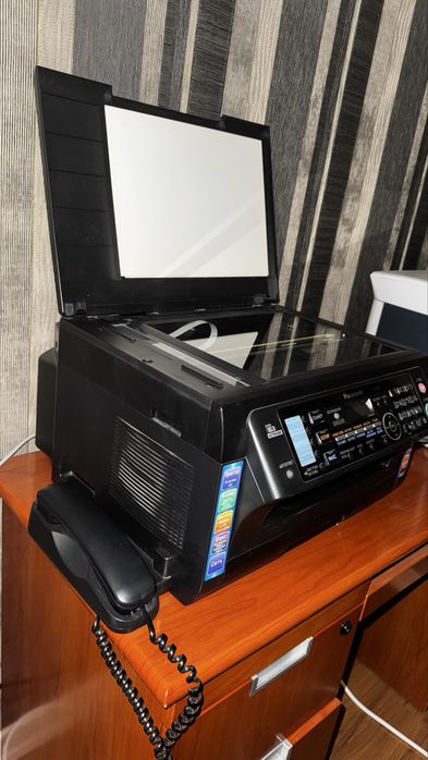 Продаётся многофункциональное устройство Panasonic KX-MB2051.