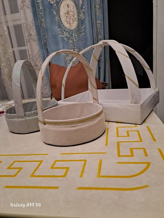 Декор корзинки для подарок и сарпа
