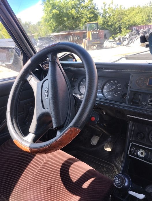 Продам ВАЗ 2107 инжектор