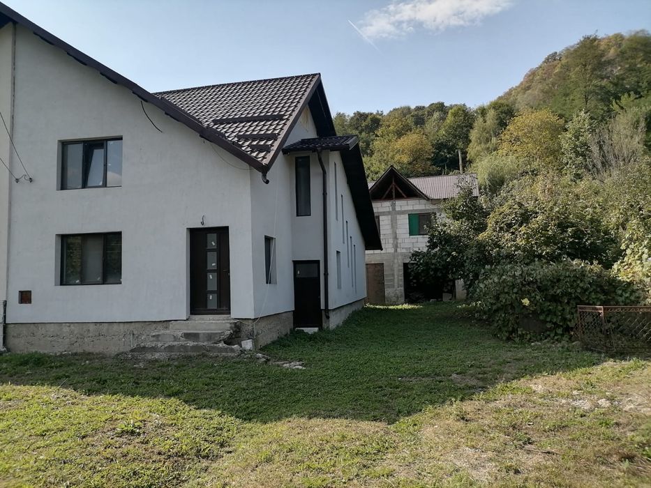 Casa duplex de vazare