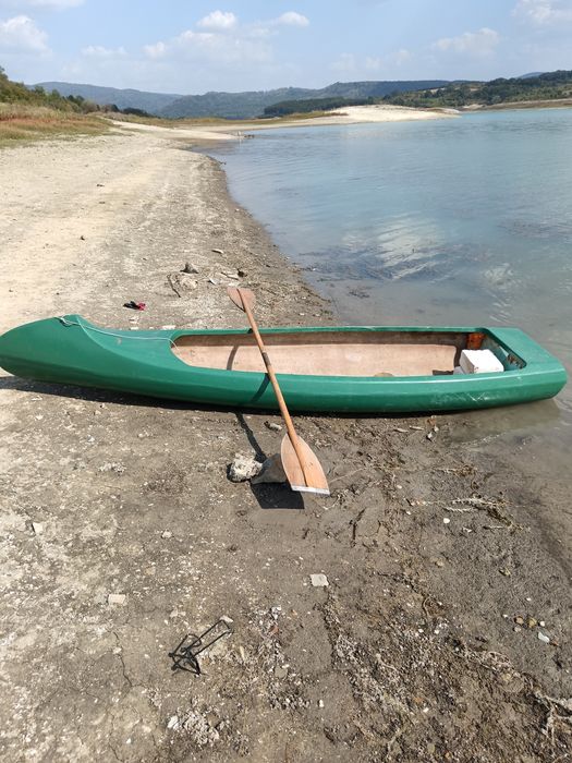 Продавам лодка индианско кану