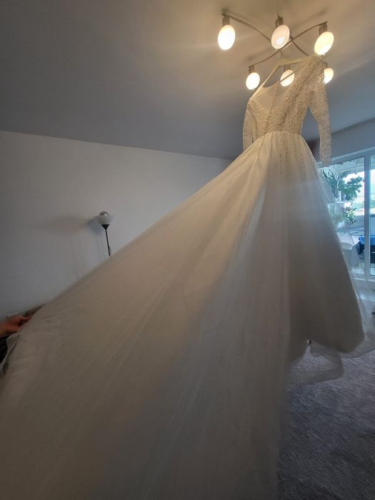 Rochie mireasa cu trenă