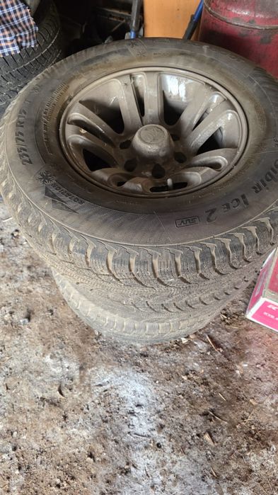 Шиналар сатылады.