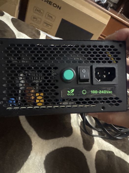 Продам блок GameMax VP-800