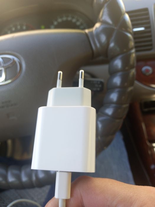 Айфон зарядкасы сатылады, срочно.