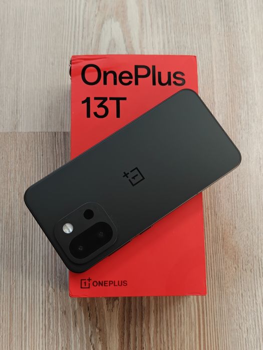 One Plus 13T 256 gb Ram 12+12 5G