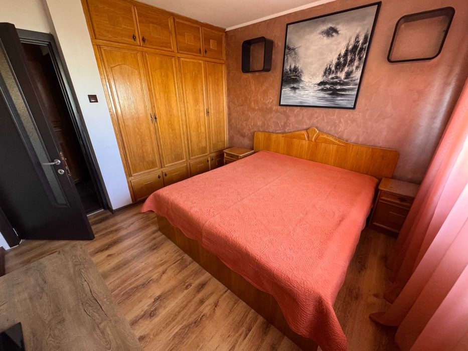 inchiriez apartament doua camere decomandat