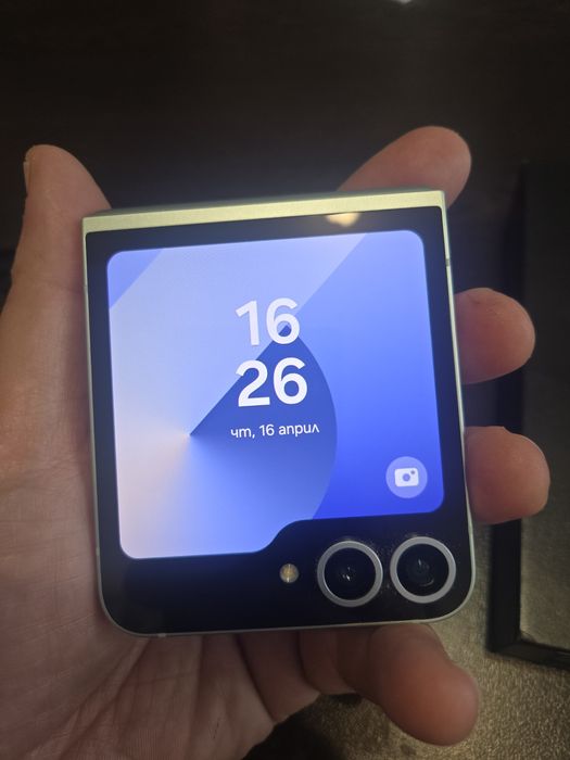 Продавам   Samsung Z Flip 6