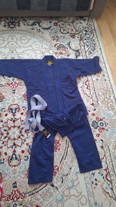 Продам кимоно детский
