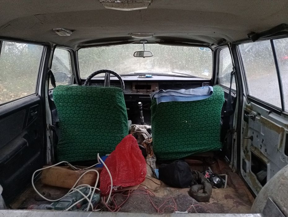 Продам Волга 2403 универсал 1986г месте с прицепом