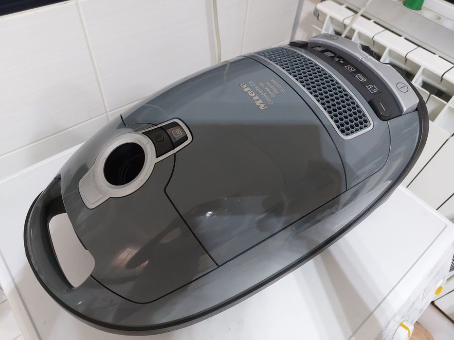 Прахосмукачка Miele Complete C3 Series 120 EcoLine