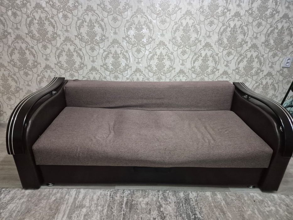 Отдам диван,самовывоз