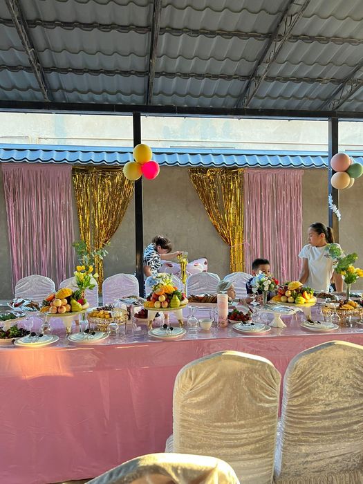 Шаңырақ, газон, астау, стол, стулья, посуды  оформление, қазан ошақ