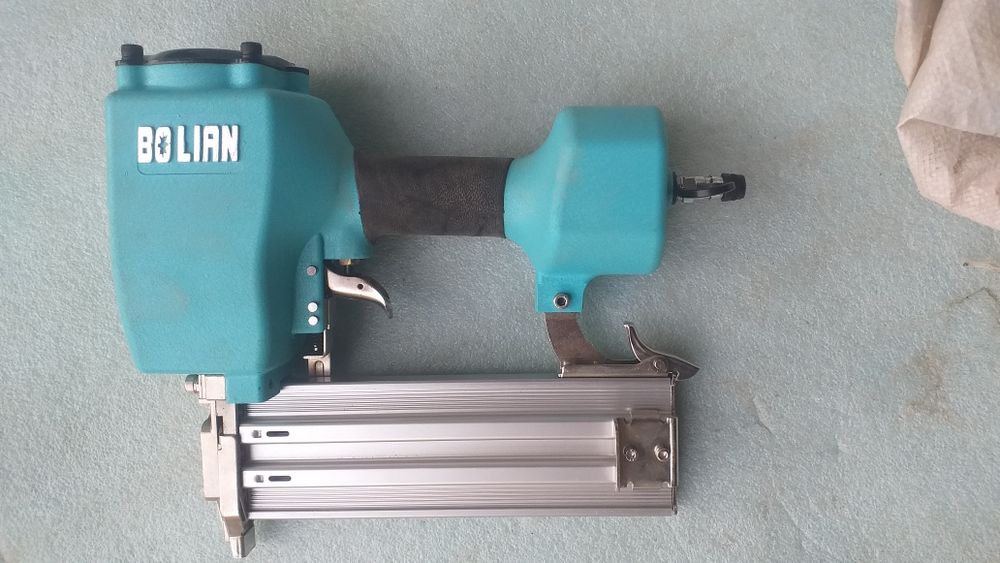 Пневмо пистолет для монтажа