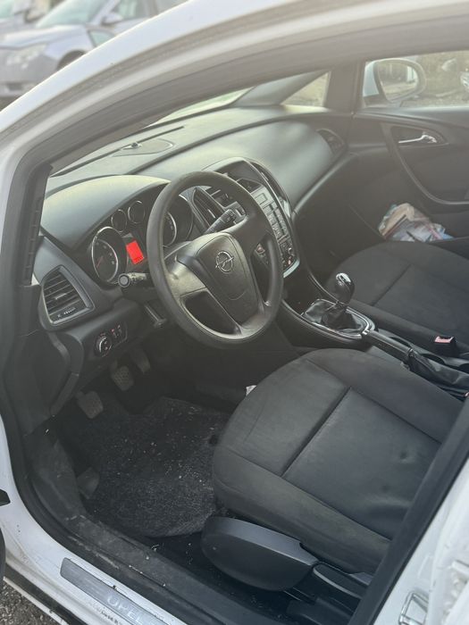 Opel Astra (J) Опел Астра 2010-2018.На части
Двигател 1.4 Бензин, 100к