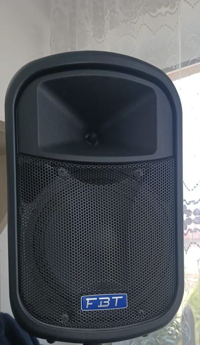 Vând monitor activ FBT J 8 A cu stativ și Procesor Dynacord Power Max 230 cu  Rack Fly Pro Audio cu toate cablurile , impecabile  .Tel 0753215604