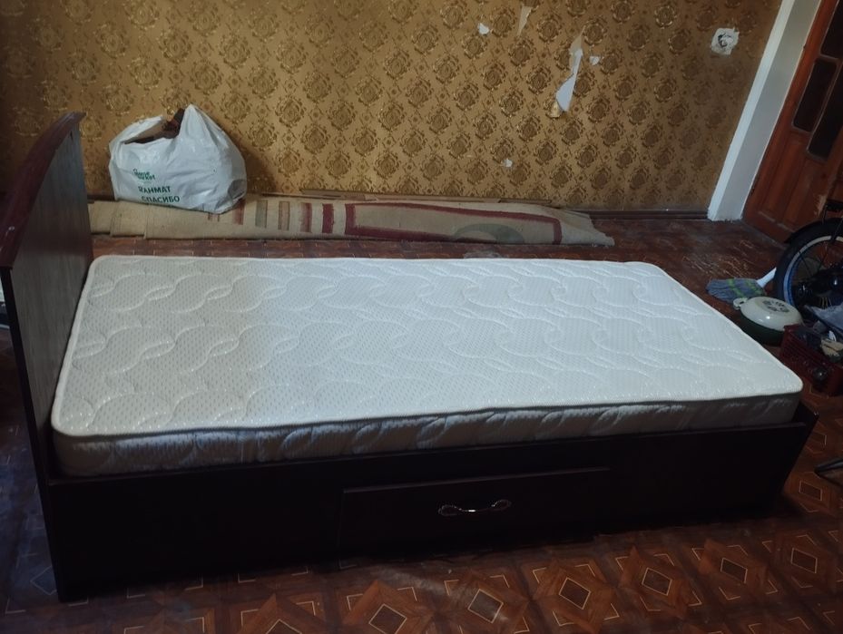 Продаётся кровать