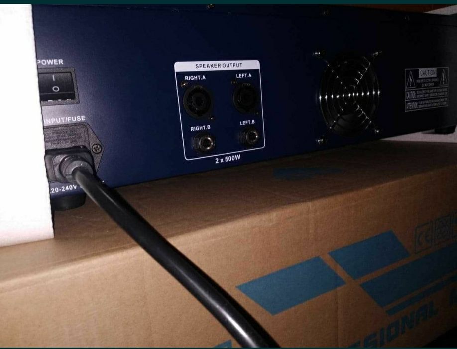 Активный(усилитель) 12-канальный микшерный пульт Yamaha