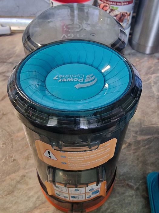 Продавам части за прахосмукачка Phillips speed pro aqua
