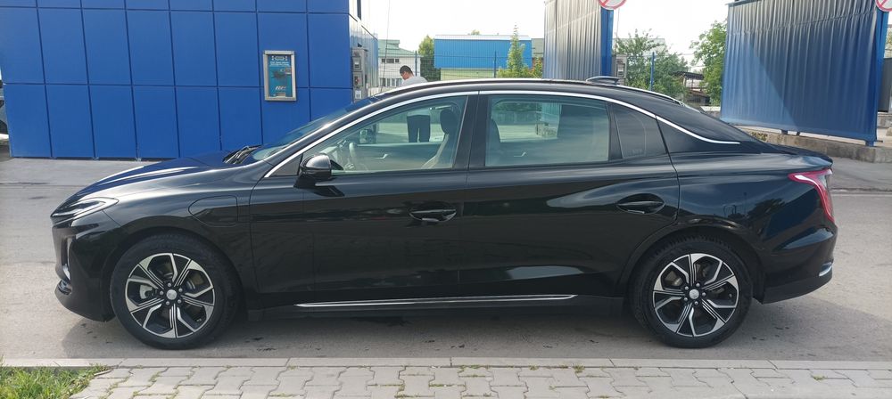 Продам Hongqi EQM5