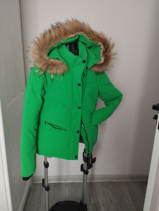 Продаем куртку теплую