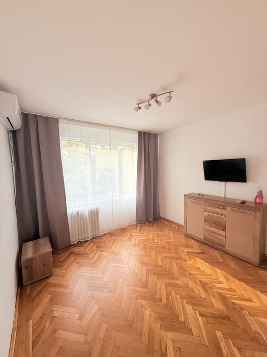 Apartament de inchiriat cu loc de parcare!