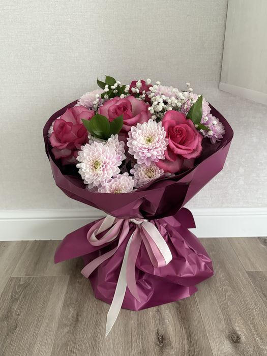 Цветы свежие принесли вчера