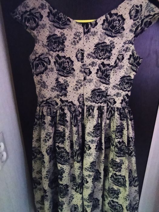 Продам вечернее платье в идеальном состоянии.