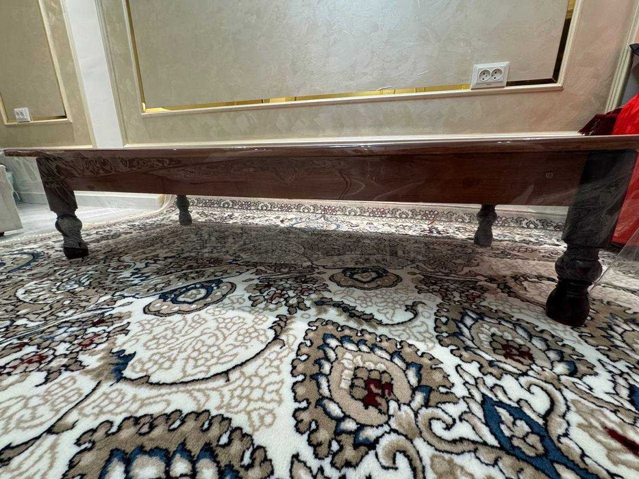 Журнальный столик