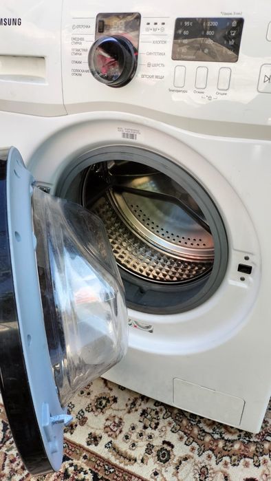 Срочно Samsung 6kg. 1200ob.