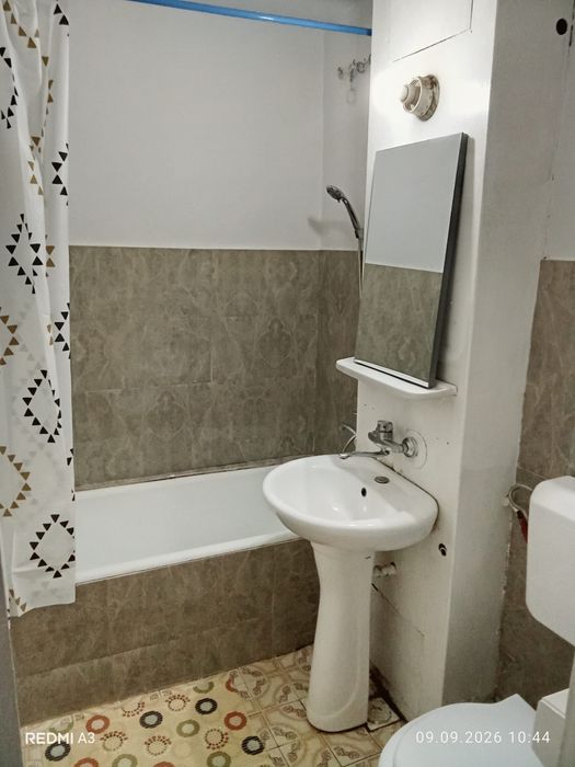 Inchiriez garsoniera zona Valea Rosie