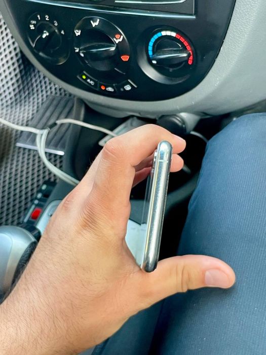 Iphone xs max karobka dakument bor xolati ideal