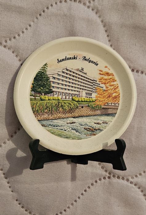 Чинийки и сувенири от България и чужбина