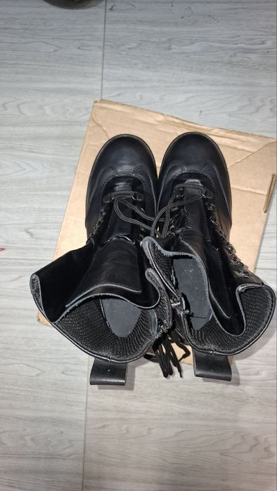 Берцы-кобры унисекс всесезонные