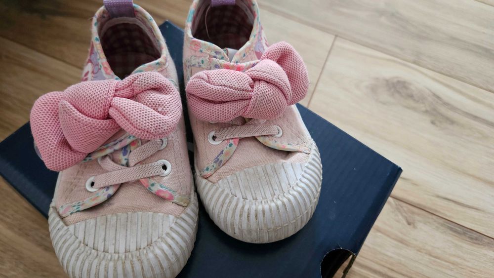 Маратонки на Мики Маус