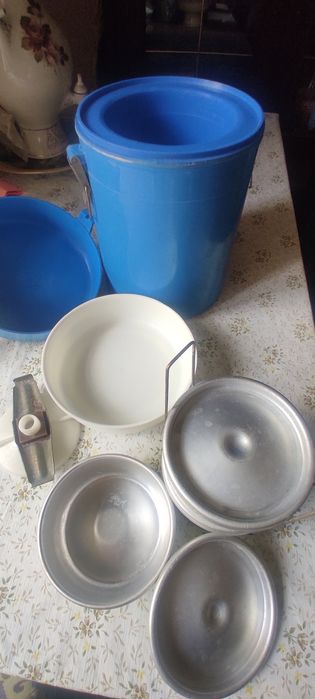 Термос для горячей пищи новый