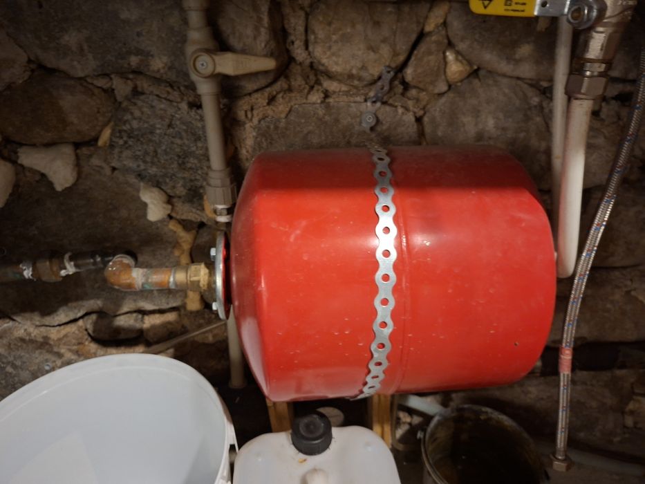 Продават се слънчеви панели за топла вода